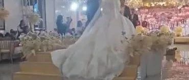 酒店被淹，新人舉辦“水上婚禮”！